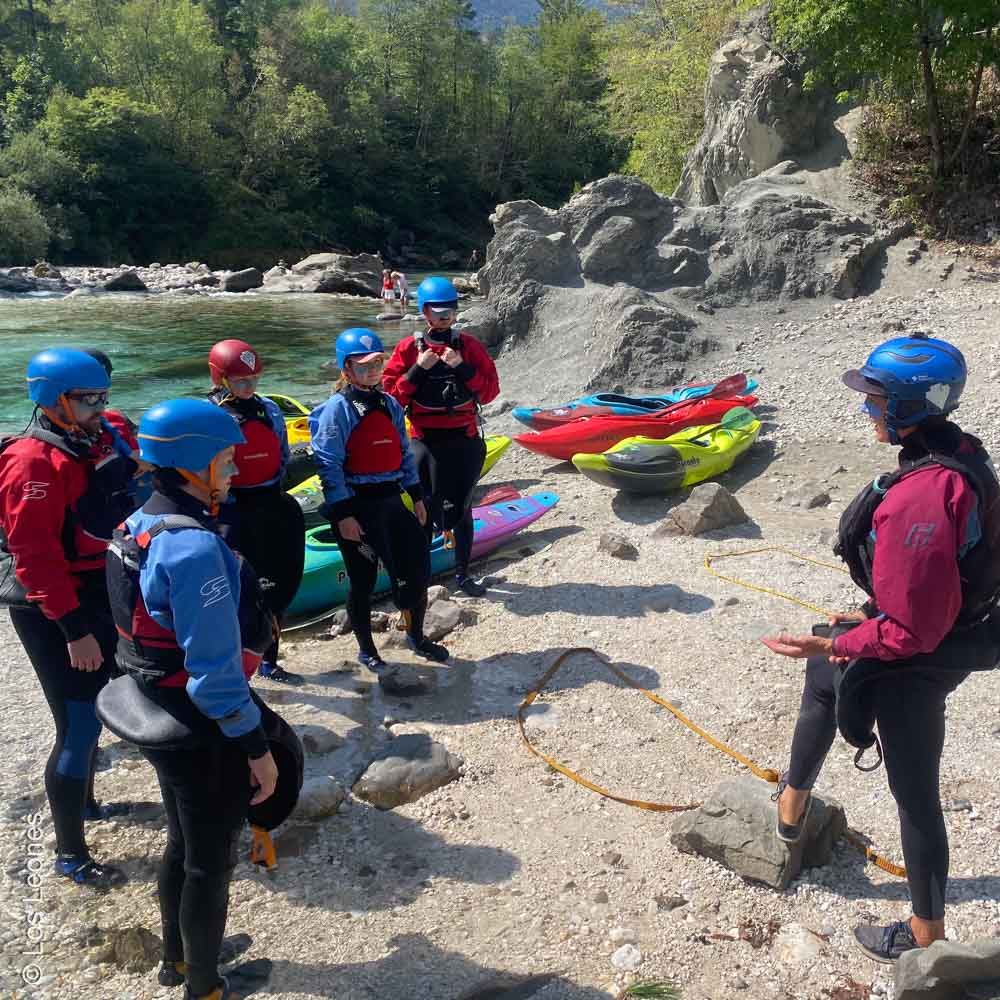 Wildwasser_SwissCanoe_byLosLeones_Franzi Biechler_Teaching-Fran-18