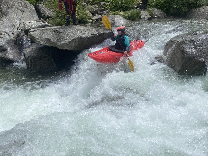 yvonne_kobler_medelsbach_creeking_kajakkurs_kanuschule_versam___media_library_original_809_607